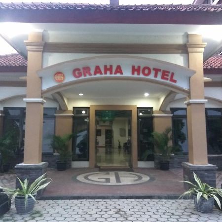 Graha Hotel Sragen Buitenkant foto