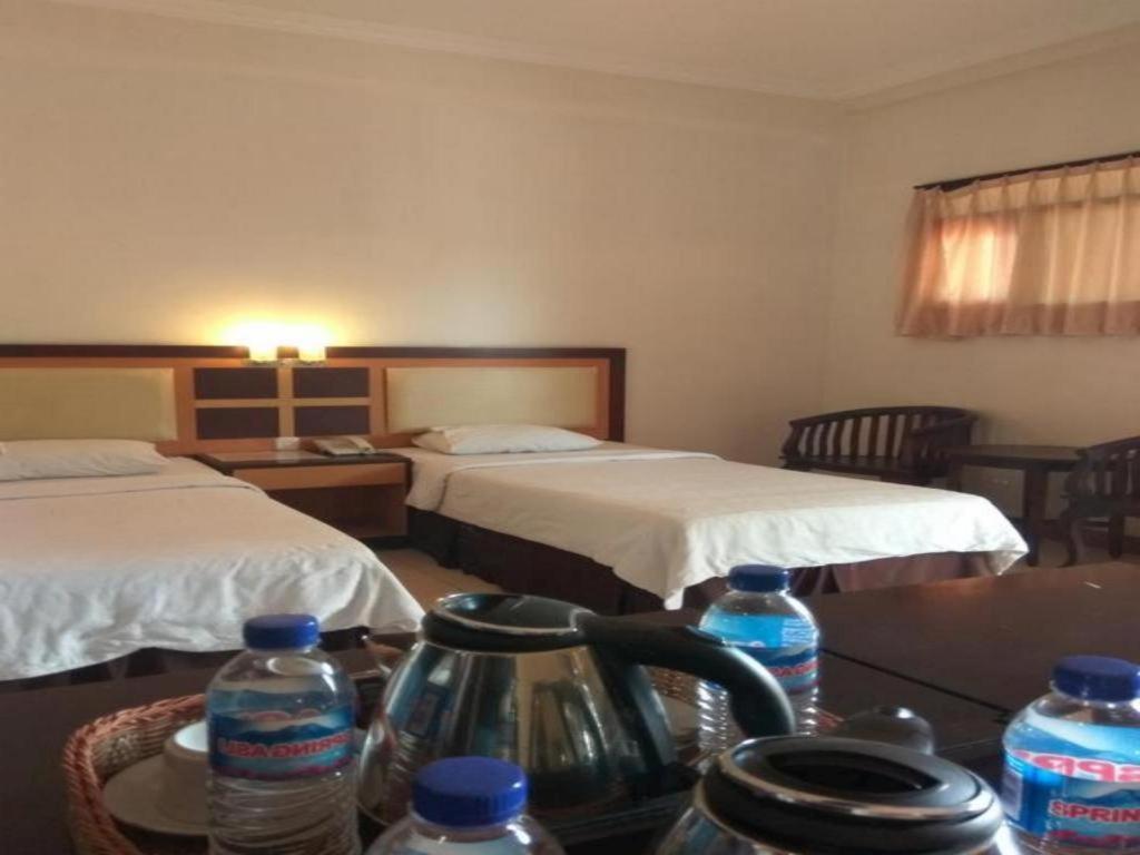Graha Hotel Sragen Buitenkant foto