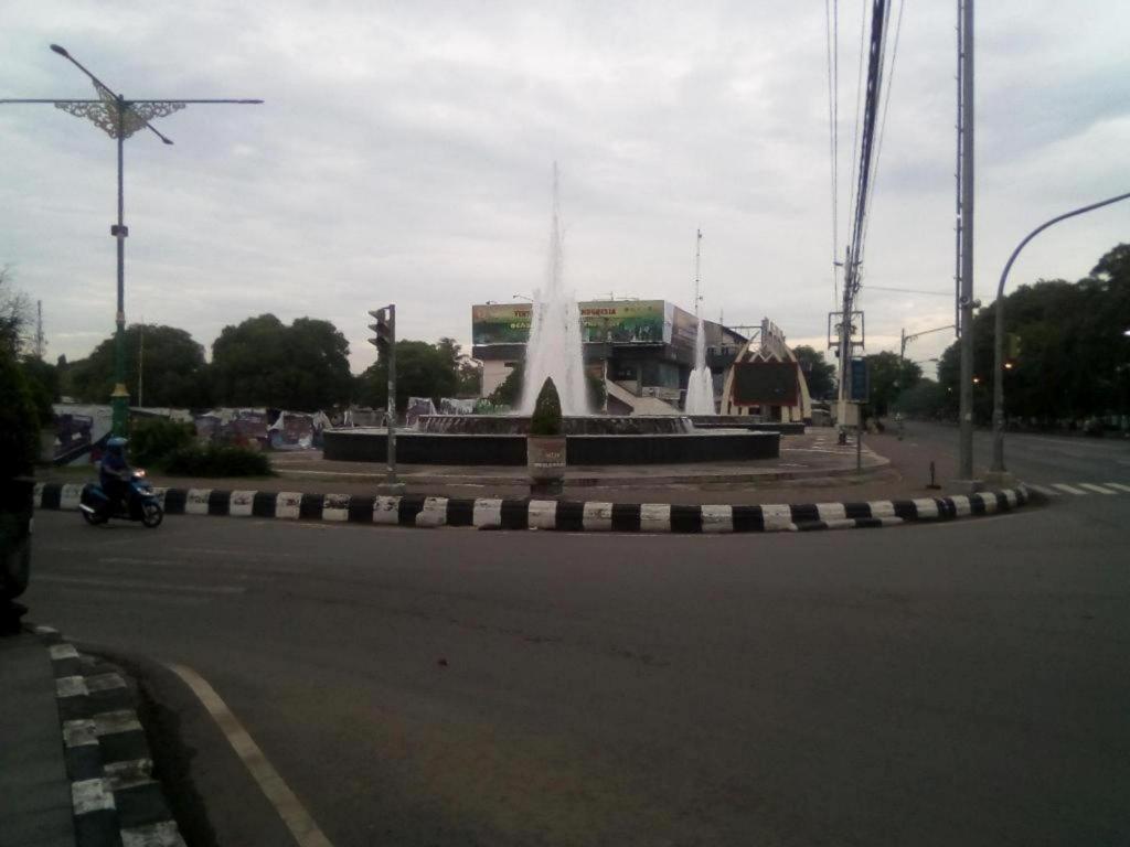 Graha Hotel Sragen Buitenkant foto
