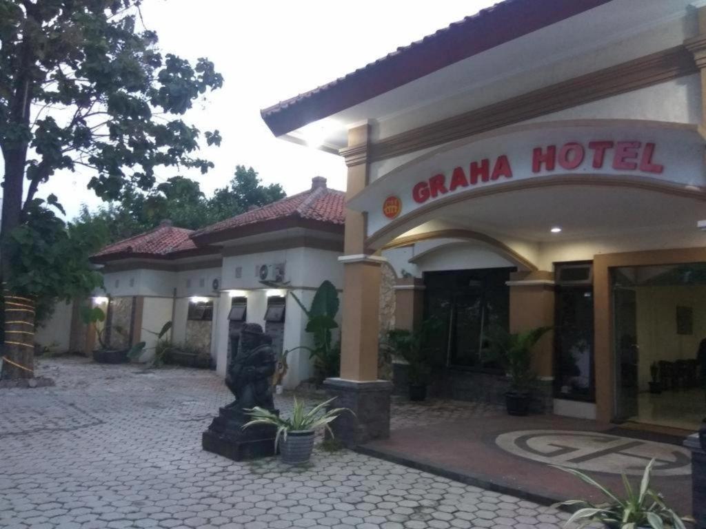 Graha Hotel Sragen Buitenkant foto
