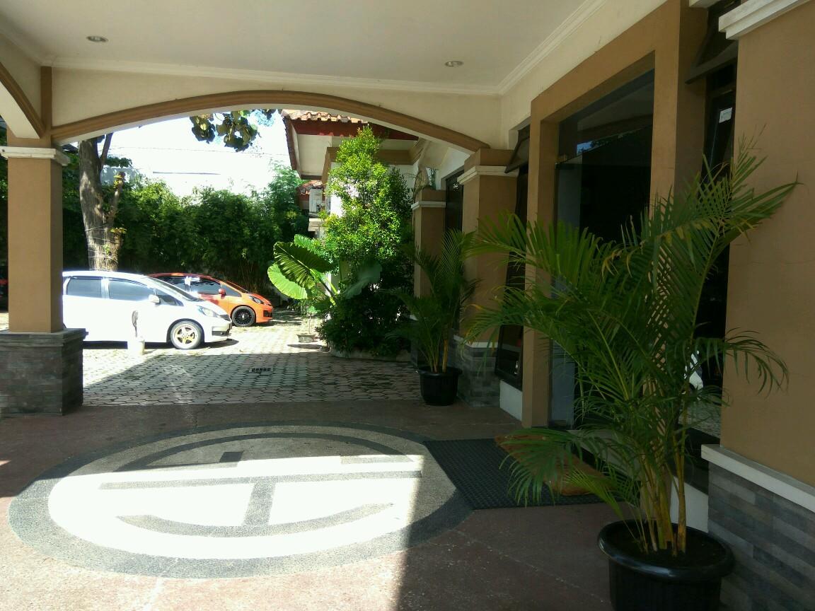 Graha Hotel Sragen Buitenkant foto