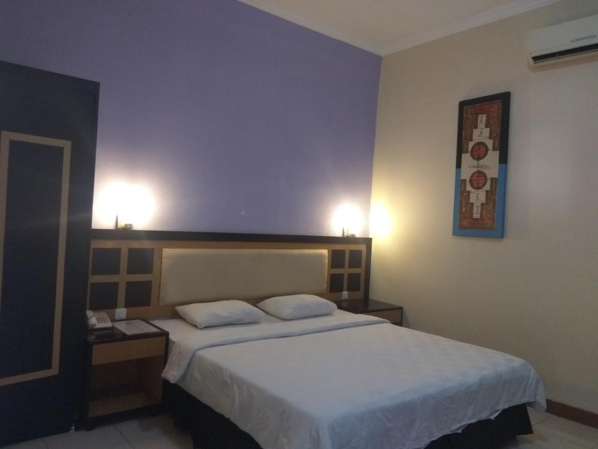 Graha Hotel Sragen Buitenkant foto