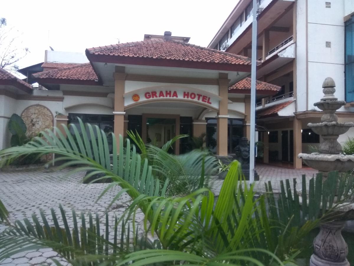 Graha Hotel Sragen Buitenkant foto
