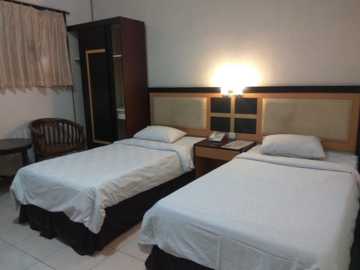Graha Hotel Sragen Kamer foto
